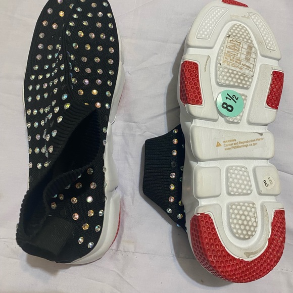 Sneaker - Picture 2 of 2